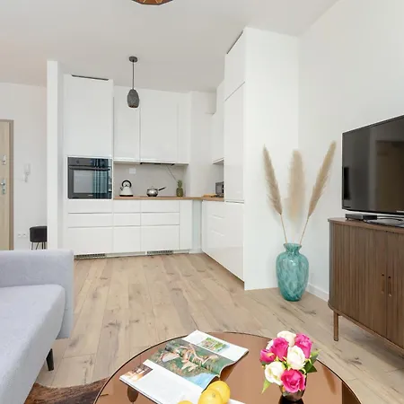 Classy In Balcony & Wifi By Rent Like Appartamento Gdynia
