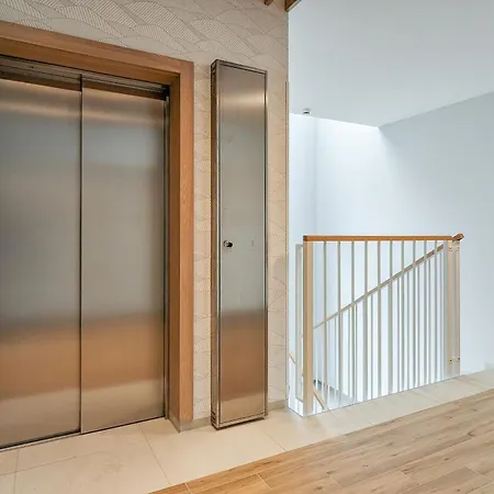 Apartment Classy In Balcony & Wifi By Rent Like *